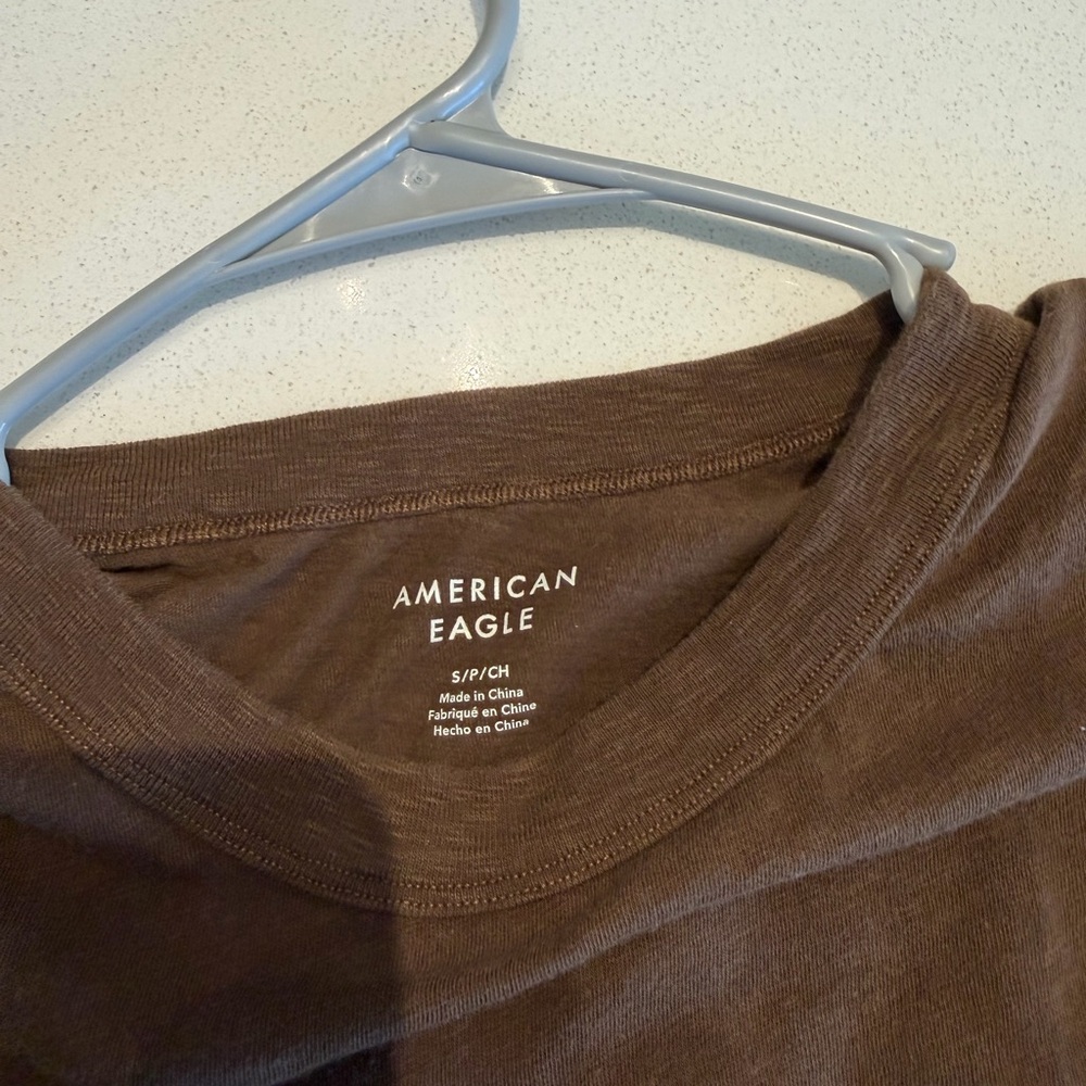American Eagle Brown Cropped Tshirt - Picture 4 of 4